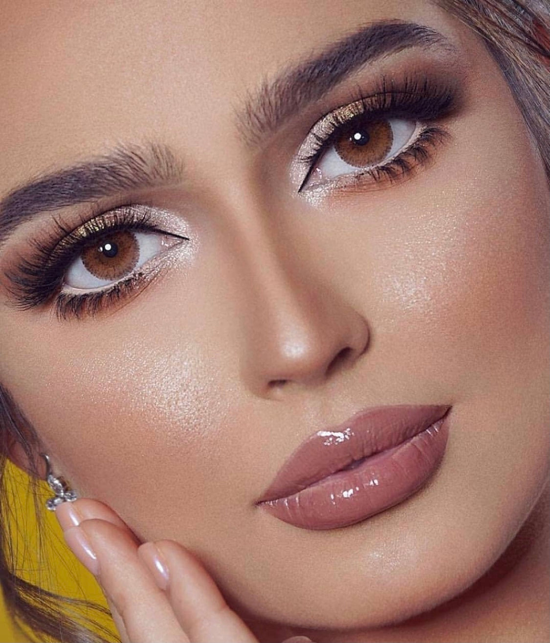 لومينوس - لاتين براون