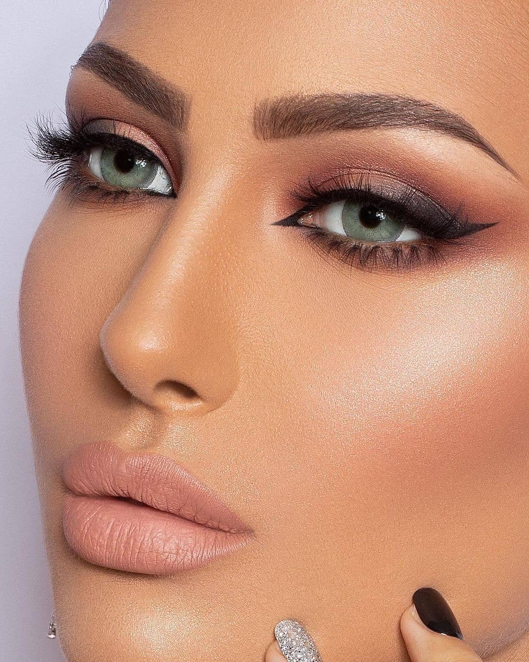 Luminous- Dazzling Green @ لومينوس - دازلينج جرين